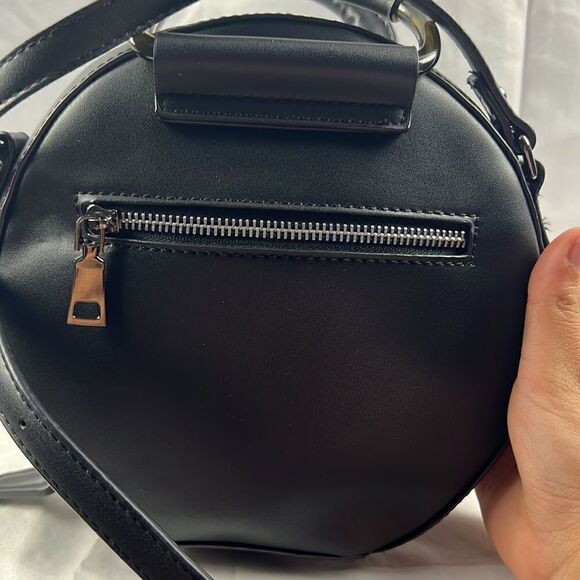 Moda Luxe Black Circle Crossbody - Picture 3 of 7